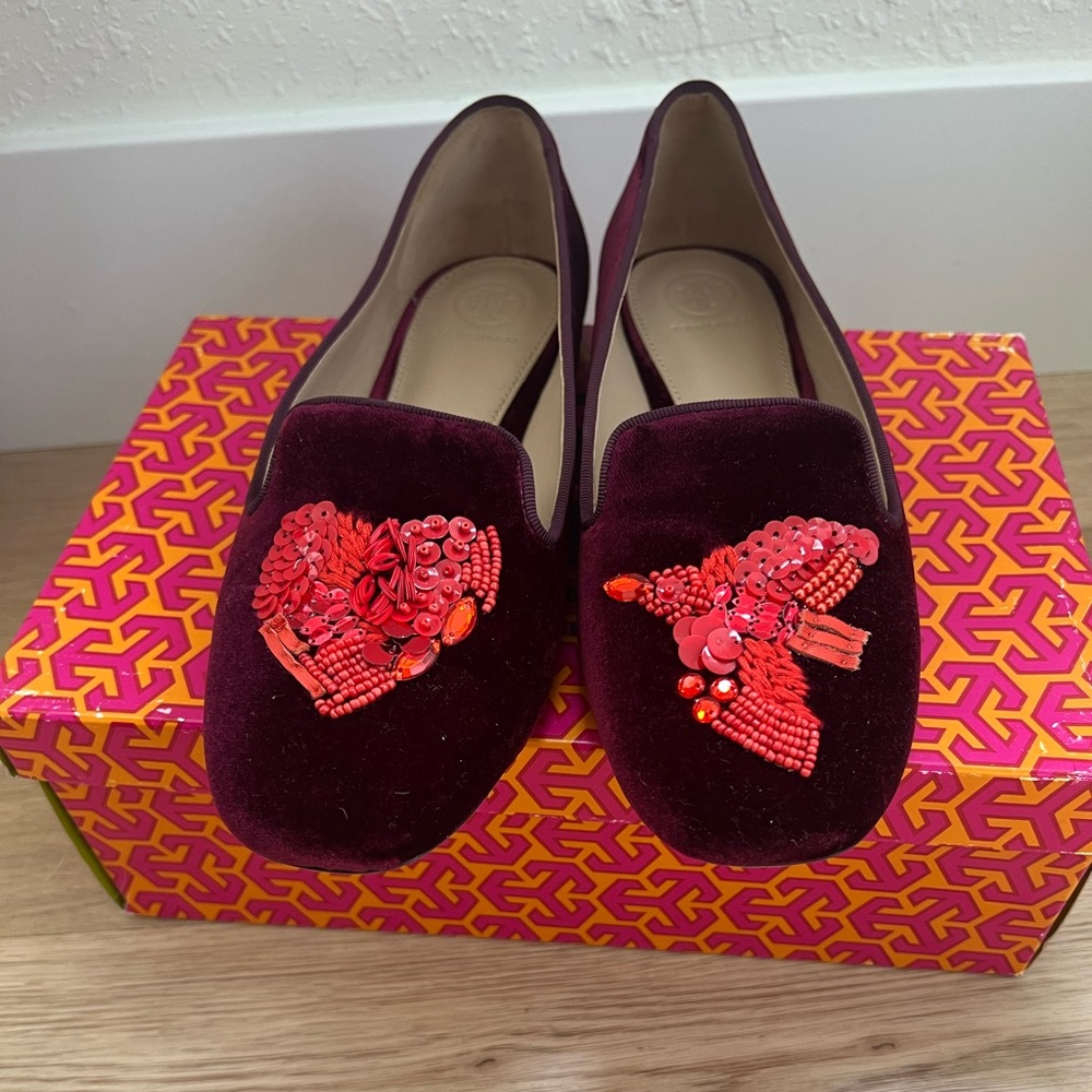 Brand new Tory Burch size 9 slides